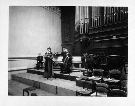 <p>“Historical concert” in the Brussels Conservatoire. Gevaert at a harpsichord by Joseph Albert Hass.</p>